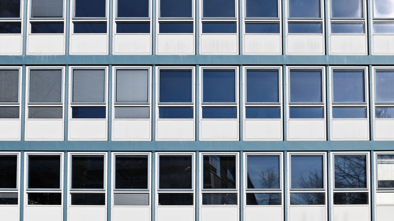 Fassade des Verlagsgebäude von Burda Moden in Offenburg, nach dem Entwurd von Egon Eiermann
